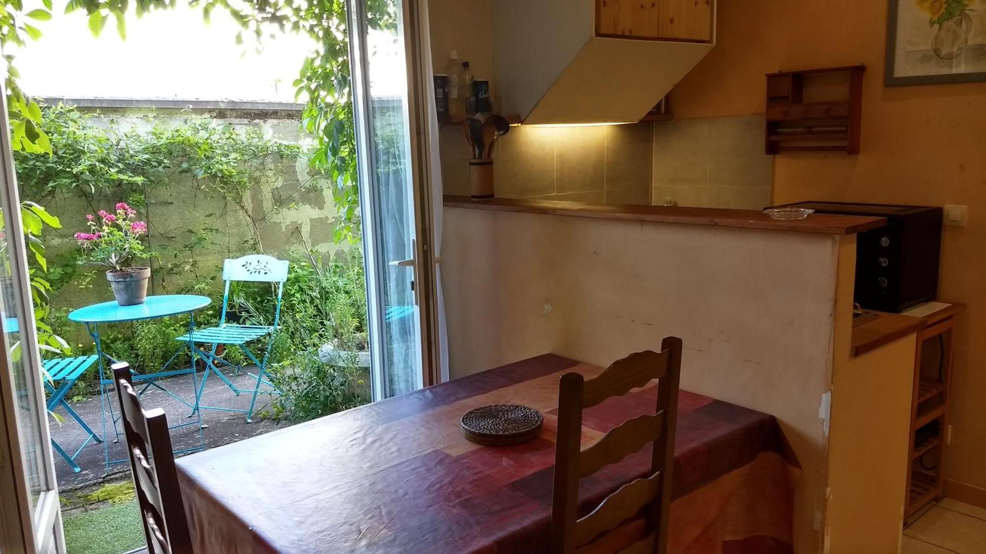 Logement Tranquille Et Frais Proche Gare Au Rdc Saumur Exteriör bild