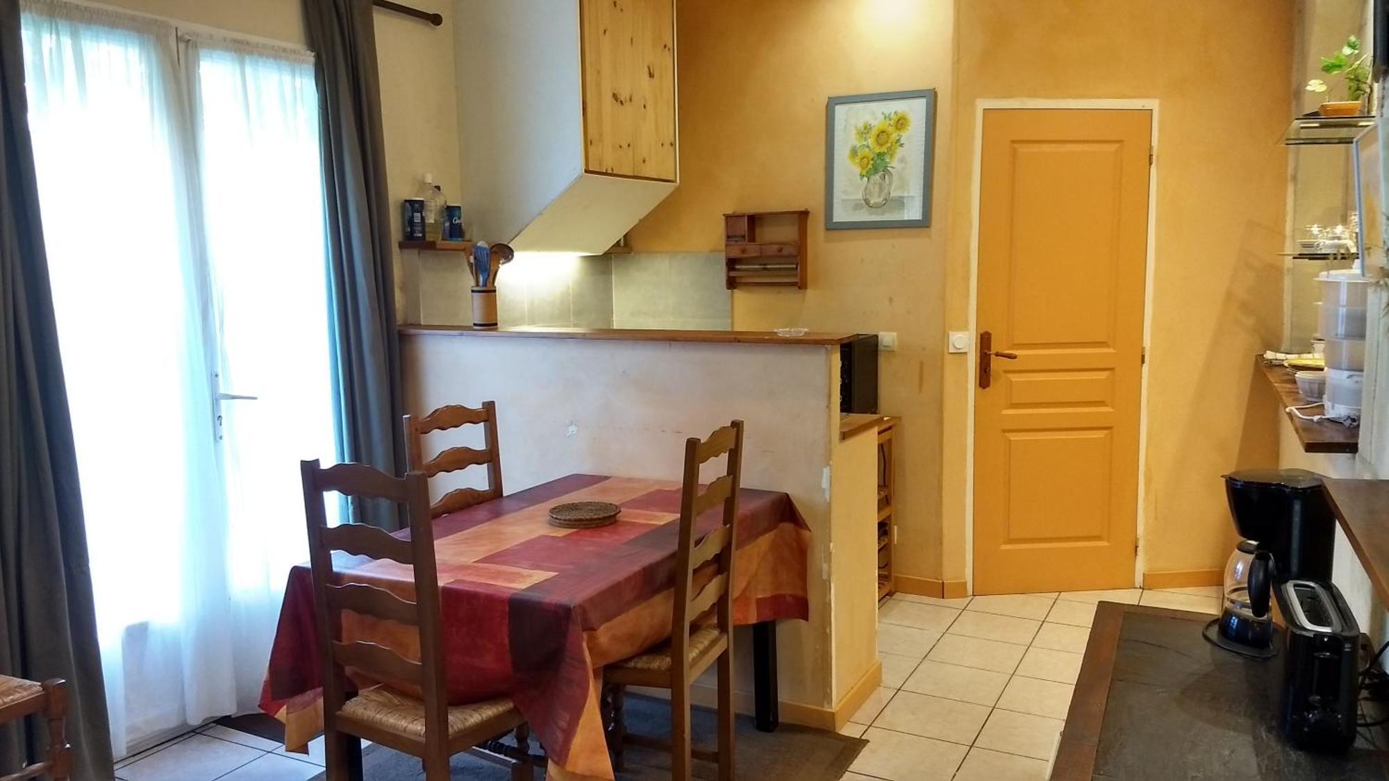 Logement Tranquille Et Frais Proche Gare Au Rdc Saumur Exteriör bild