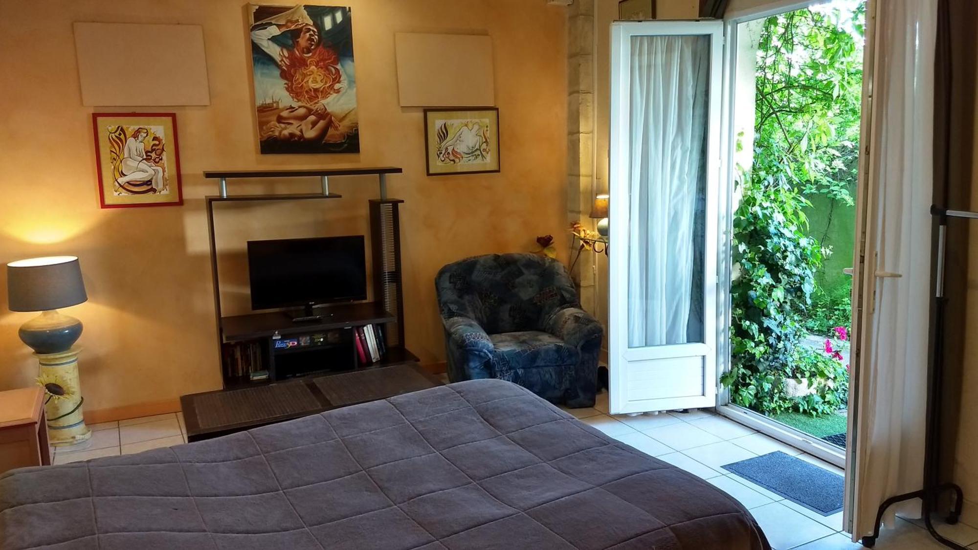 Logement Tranquille Et Frais Proche Gare Au Rdc Saumur Exteriör bild