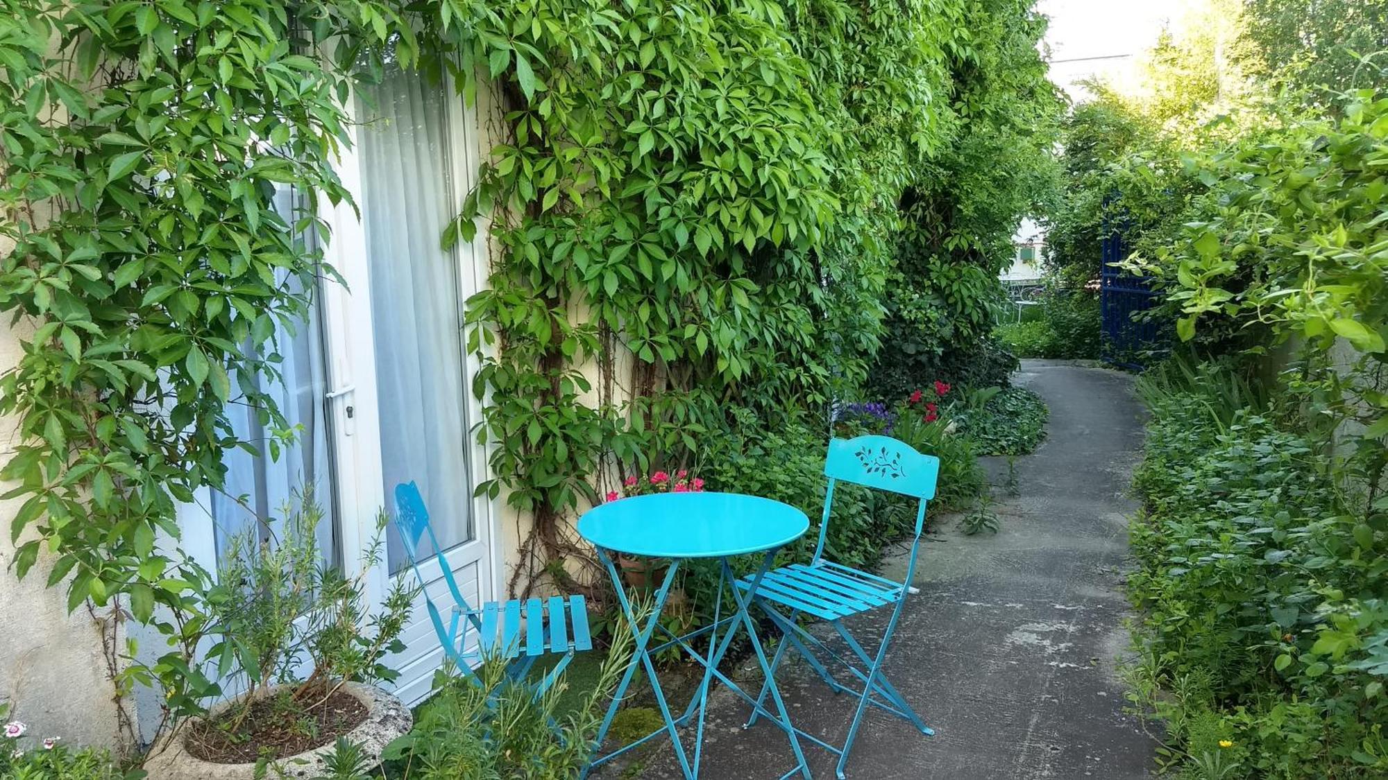 Logement Tranquille Et Frais Proche Gare Au Rdc Saumur Exteriör bild