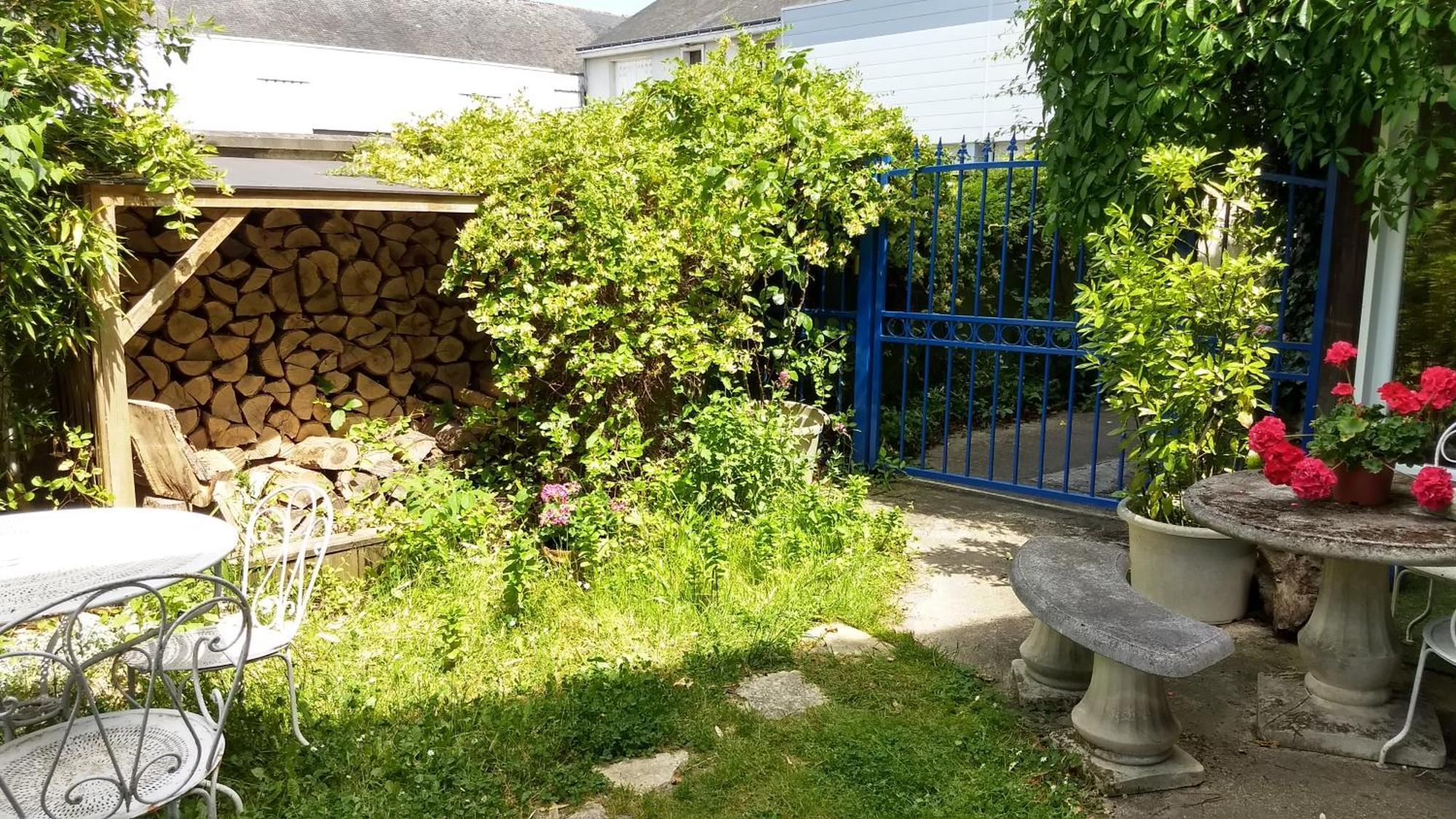 Logement Tranquille Et Frais Proche Gare Au Rdc Saumur Exteriör bild
